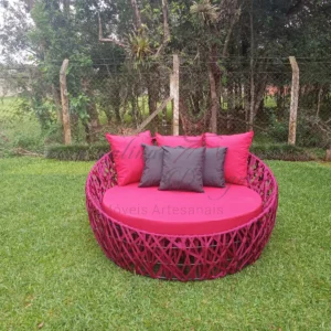 Chaise corda nautica​ vinho com almofadas.