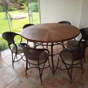 Conjunto de Mesa de Jantar em madeira Camaru 6 lugares.