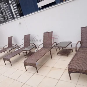Espreguiçadeiras para piscina em promoção em fibra sintética.